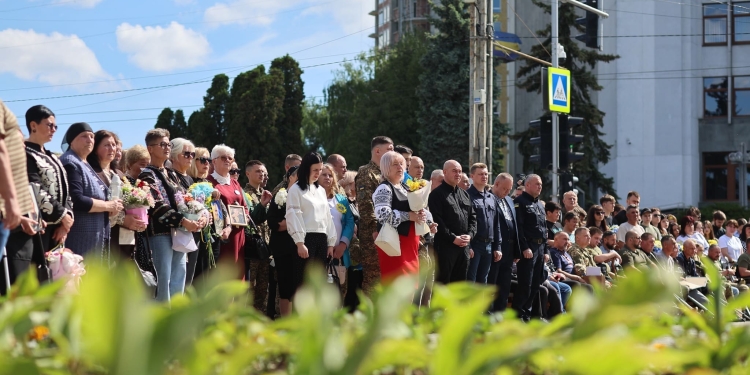 У Тернополі урочисто відзначили День Героїв та нагородили захисників