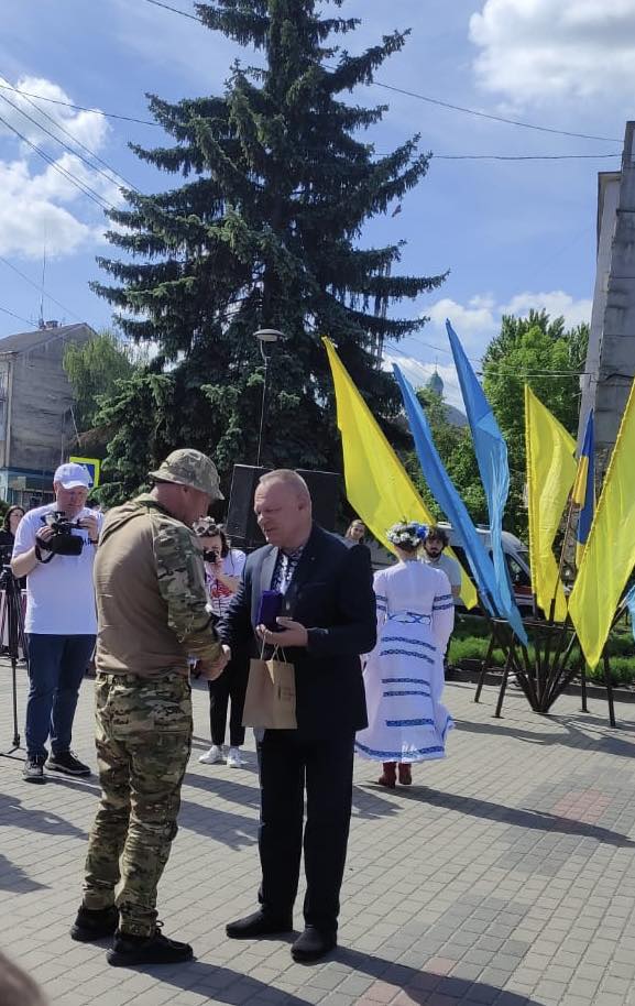 На Тернопільщині у Зборові помер захисник, якого сьогодні нагородили медаллю «За службу Україні»