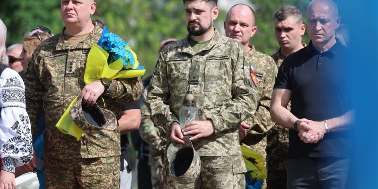 У Тернополі урочисто відзначили День Героїв та нагородили захисників