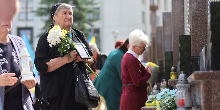У Тернополі урочисто відзначили День Героїв та нагородили захисників