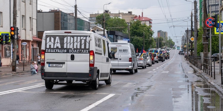 Вся громада стала їм родиною: у Тернополі під проливним дощем попрощалися із сімома невідомими Героями