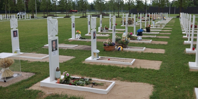 Останні почесті Героям: на Військовому меморіальному кладовищі поховали 16 невідомих захисників