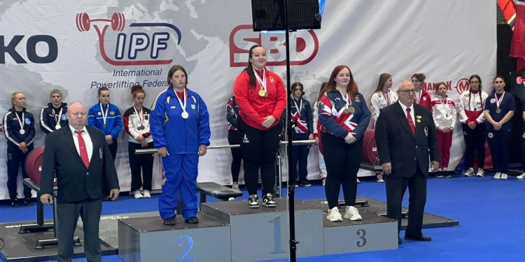 Світове «срібло» у 15 років: збаражанка Аліна Литвин стала призеркою чемпіонату світу з жиму лежачи