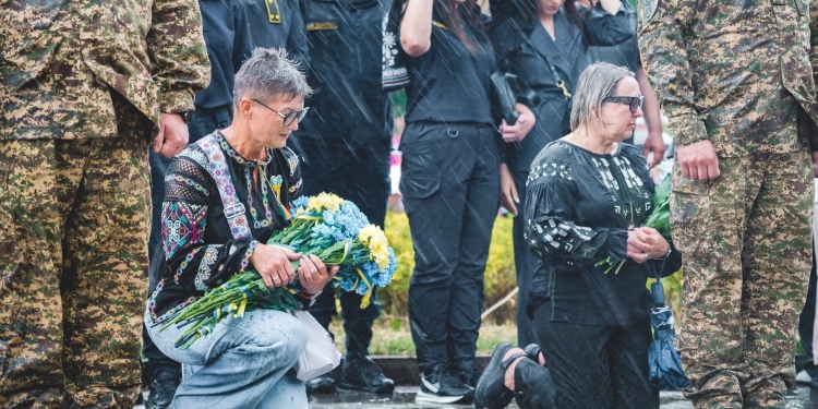 Вся громада стала їм родиною: у Тернополі під проливним дощем попрощалися із сімома невідомими Героями