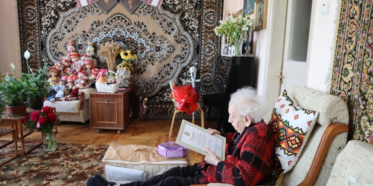 Зв’язковій УПА та жертві сталінських таборів виповнилося 100 років: у Козові привітали сторічну ювілярку