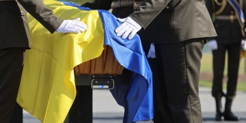 похорон героя