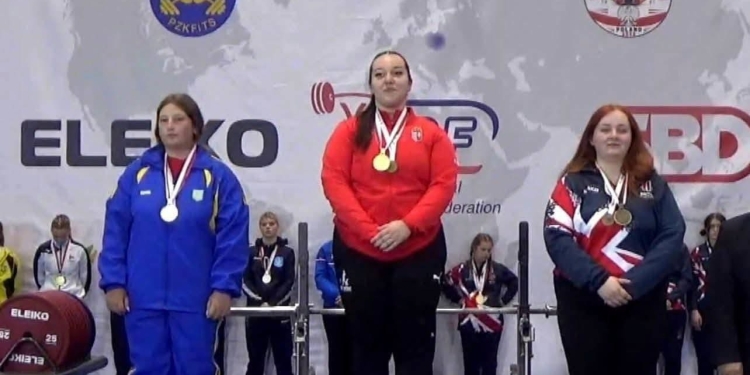 Світове «срібло» у 15 років: збаражанка Аліна Литвин стала призеркою чемпіонату світу з жиму лежачи