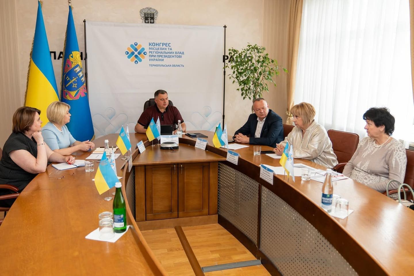 На Тернопільщині обговорили реформу шкільного харчування: з 1 вересня теплі обіди мають отримувати всі учні