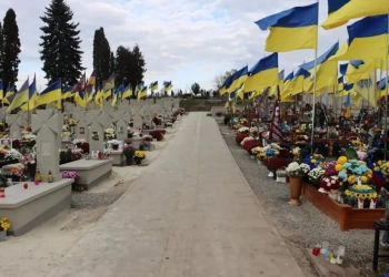 індивідуальні намогильні споруди