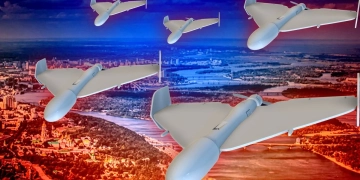 Безпілотники атакували Москву: вибухи біля Кремля, пошкоджені будинки