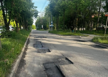 тимчасово обмежать рух