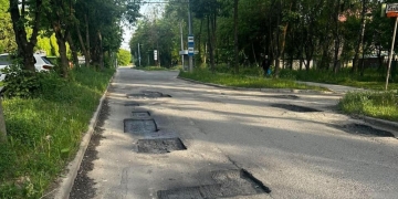 тимчасово обмежать рух