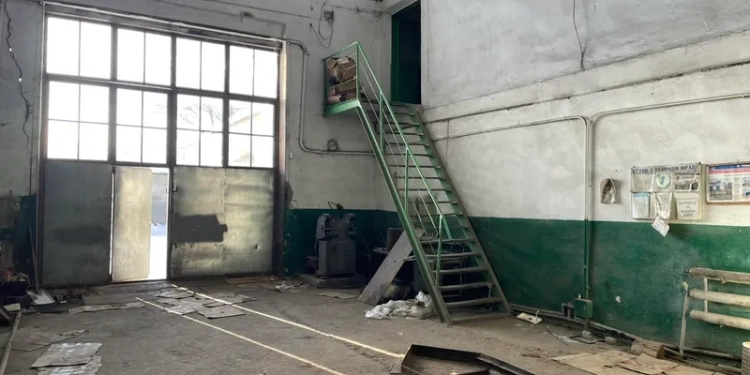 «Укрпошта» продала великий комплекс гаражів біля Старого парку в Тернополі