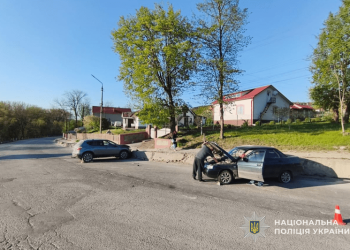 зіткнення двох автомобілів