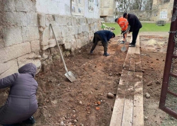 У Бережанському замку знайшли старовинні підвали та червоний мармур