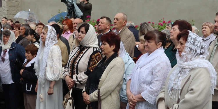 Величаве свято у Тернополі: Митрополит Епіфаній очолив літургію та хресну ходу з чудотворною іконою (Фоторепортаж)