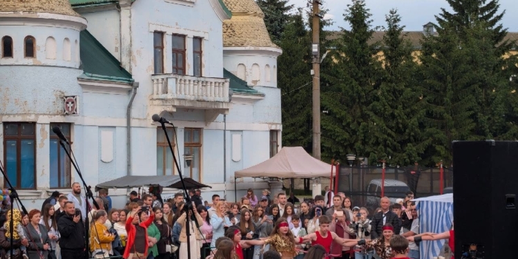У Підволочиську всьоме пройшов фестиваль Зеленого борщ “Ми єдині”