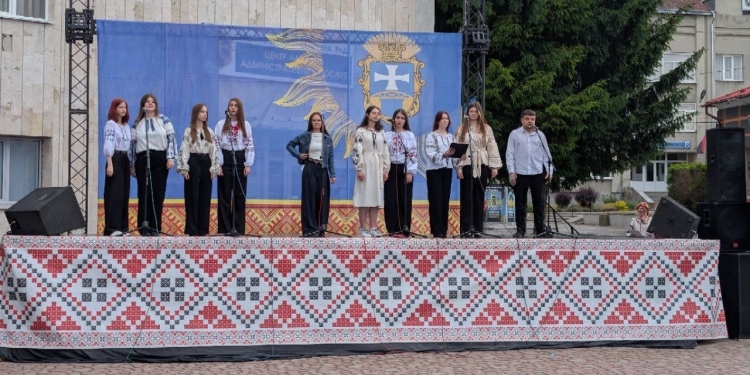 У Підволочиську всьоме пройшов фестиваль Зеленого борщ “Ми єдині”