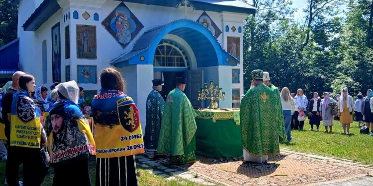 Служба, що буває двічі на рік: у стародавньому храмі на Даниловій горі провели святкове богослужіння