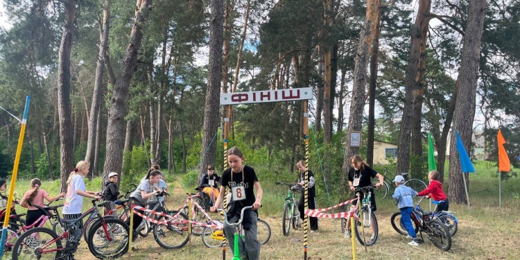 На Кременеччині провели традиційні дитячі перегони «ВЕЛОРОДЕО-2026»