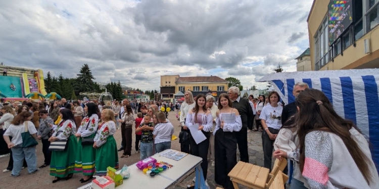 У Підволочиську всьоме пройшов фестиваль Зеленого борщ “Ми єдині”