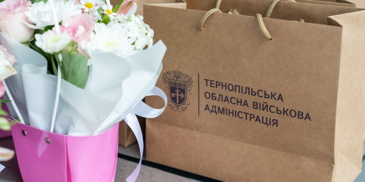 У Тернопільській обласній державній адміністрації нагородили комунікаційників та пресофіцерів силових відомств