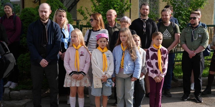 У Тернополі відкрили меморіальну дошку пластуну та історику Андрію Буді
