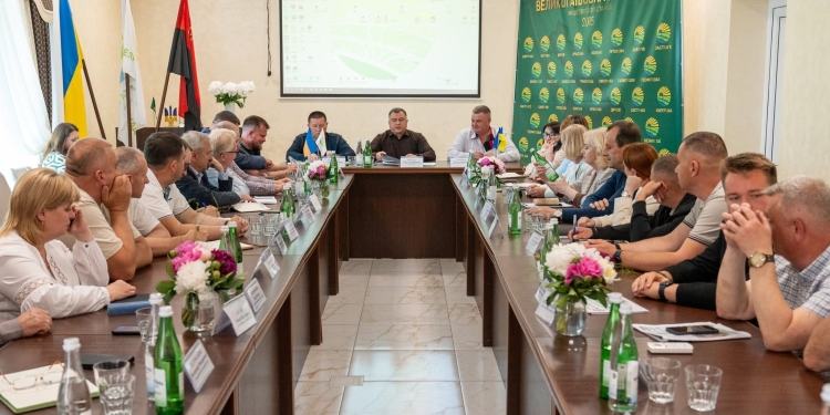 Опалювальний сезон, харчування у школах та медицина: Тарас Пастух провів зустрічі з головами громад