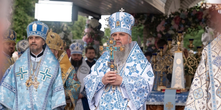 Величаве свято у Тернополі: Митрополит Епіфаній очолив літургію та хресну ходу з чудотворною іконою (Фоторепортаж)