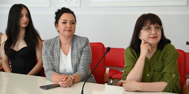 Голова Тернопільської облради Богдан Бутковський нагородив провідних медійників краю