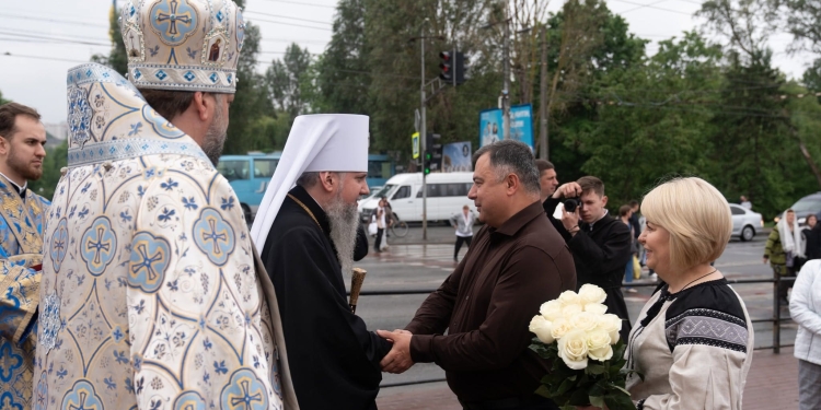 Величаве свято у Тернополі: Митрополит Епіфаній очолив літургію та хресну ходу з чудотворною іконою (Фоторепортаж)