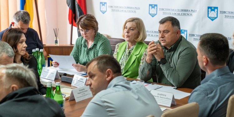 Опалювальний сезон, харчування у школах та медицина: Тарас Пастух провів зустрічі з головами громад