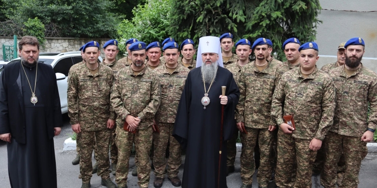 Величаве свято у Тернополі: Митрополит Епіфаній очолив літургію та хресну ходу з чудотворною іконою (Фоторепортаж)