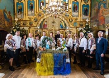 35 років