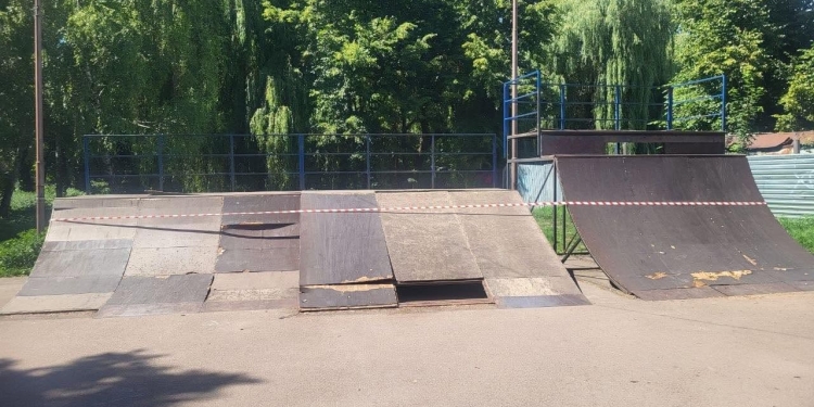 У Тернополі визнали аварійним Скейт-парк у парку «Сопільче»