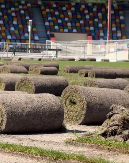 На Центральному стадіоні Тернополя демонтують футбольне поле