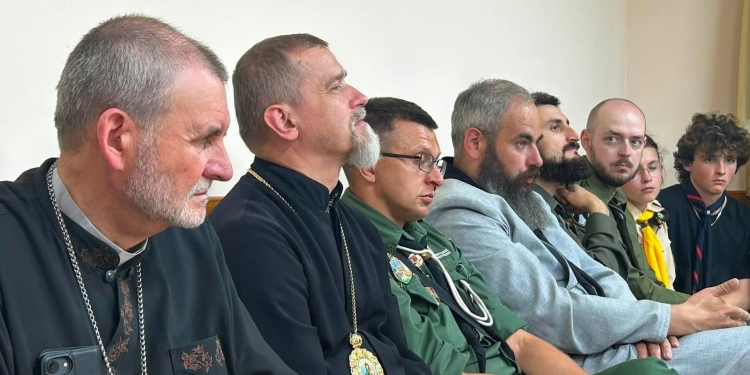 У Зарваниці урочисто відкрили та освятили пластову домівку