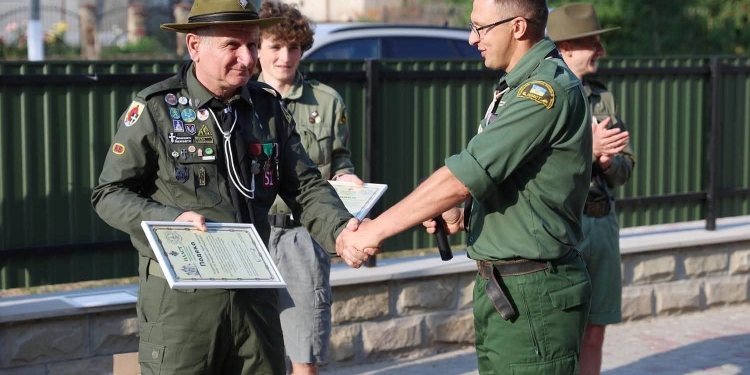 У Зарваниці урочисто відкрили та освятили пластову домівку