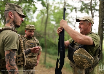 Тернопільських артилеристів готують до будь-якого сценарію бою: військові вдосконалюють бойові навички